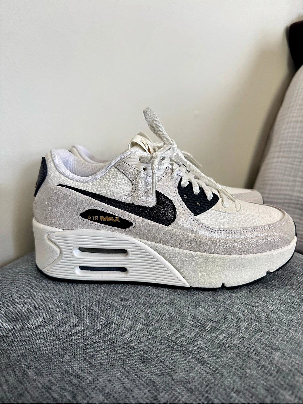 Nike New Air Max 90 LV8 Platform Sneakers in White Metallic Black Gold US 8.5